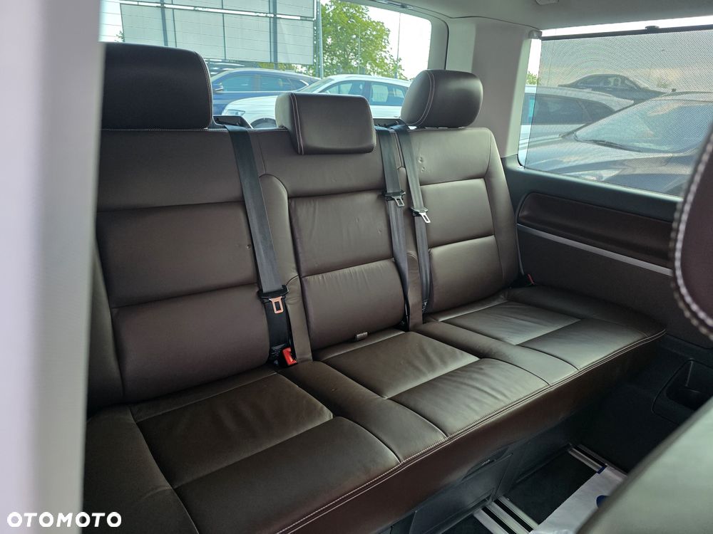 Volkswagen Multivan - 20