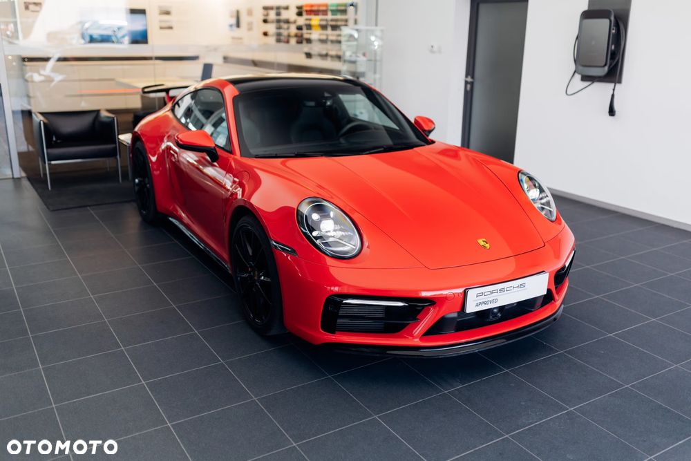 Porsche 911 Carrera 4S - 4