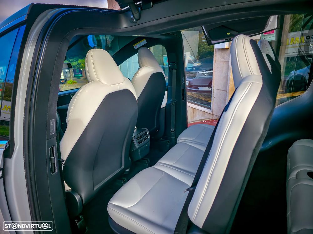 Tesla Model X Performance - 21