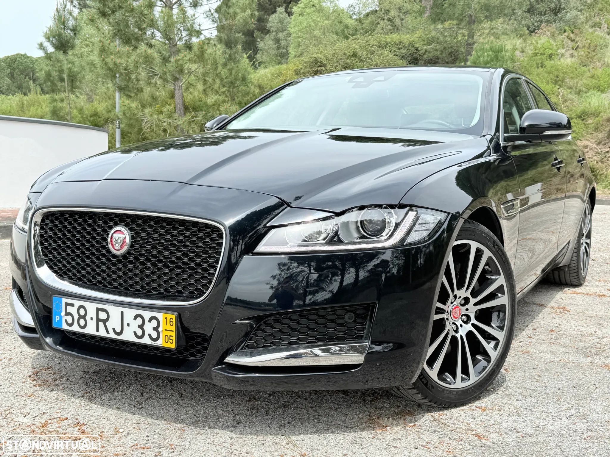 Jaguar XF 2.0 D Prestige Aut. - 1
