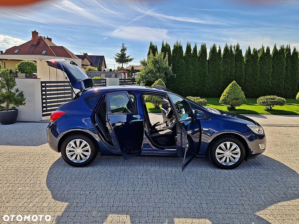 Opel Astra 1.4 Turbo 150 Jahre - 14