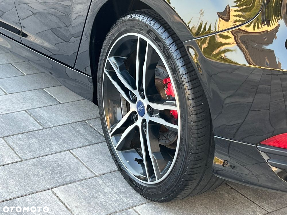 Ford Focus 2.0 EcoBoost ST - 12