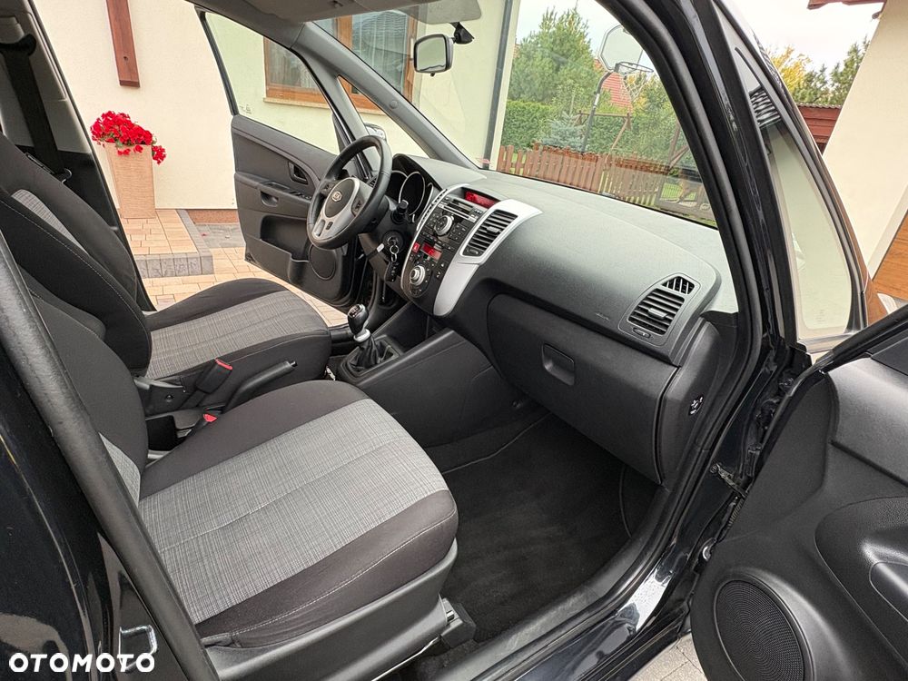 Kia Venga - 19