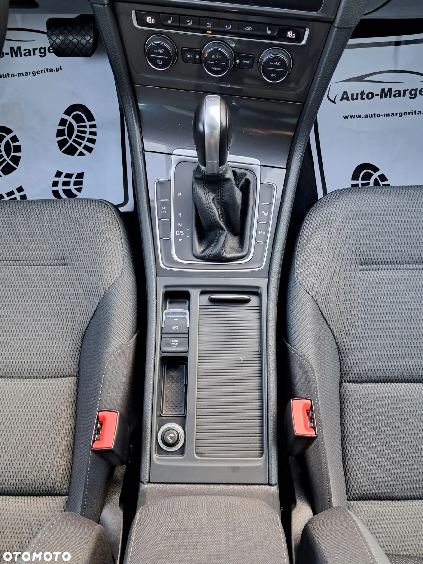 Volkswagen Golf 1.6 TDI SCR DSG Comfortline - 21