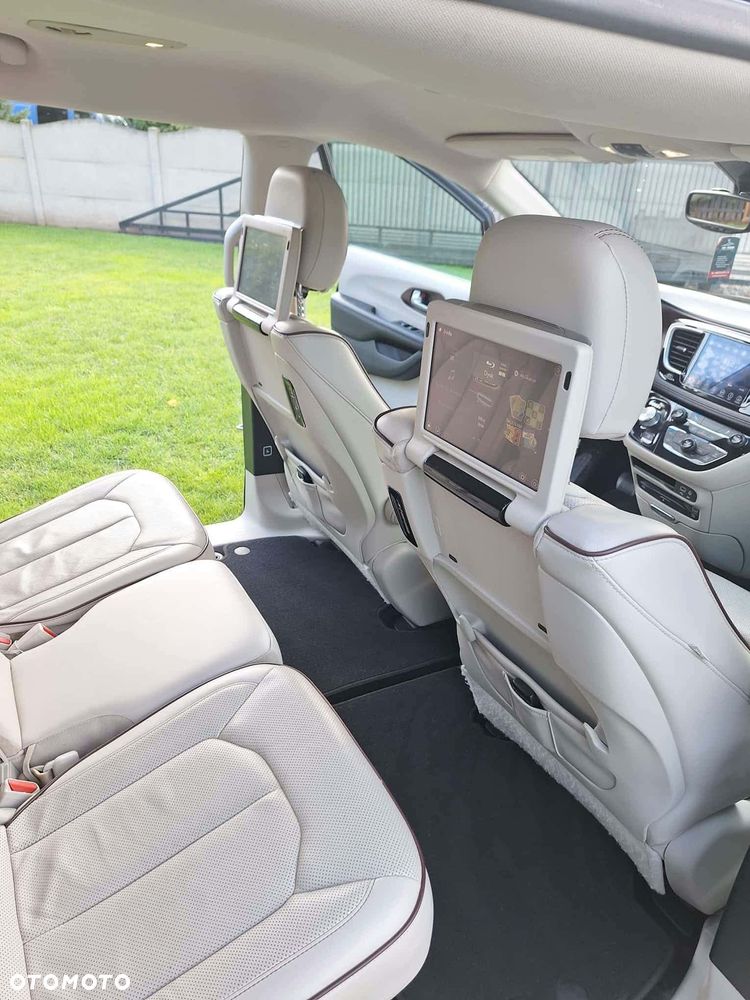 Chrysler Pacifica - 9
