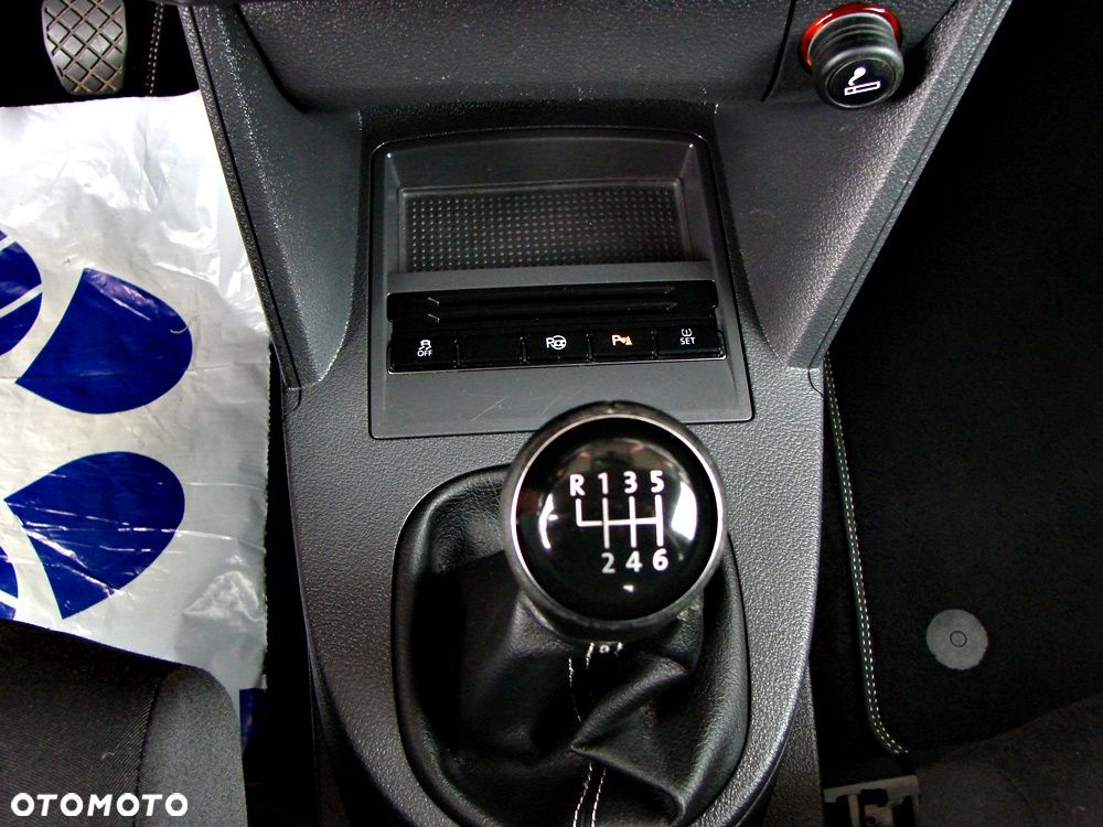 Volkswagen Touran 1.6 TDI DPF BlueMotion Technology Cup - 25