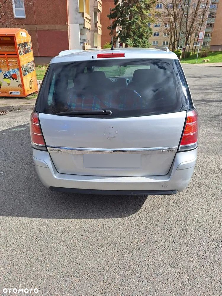 Opel Zafira 1.9 CDTI Cosmo - 4