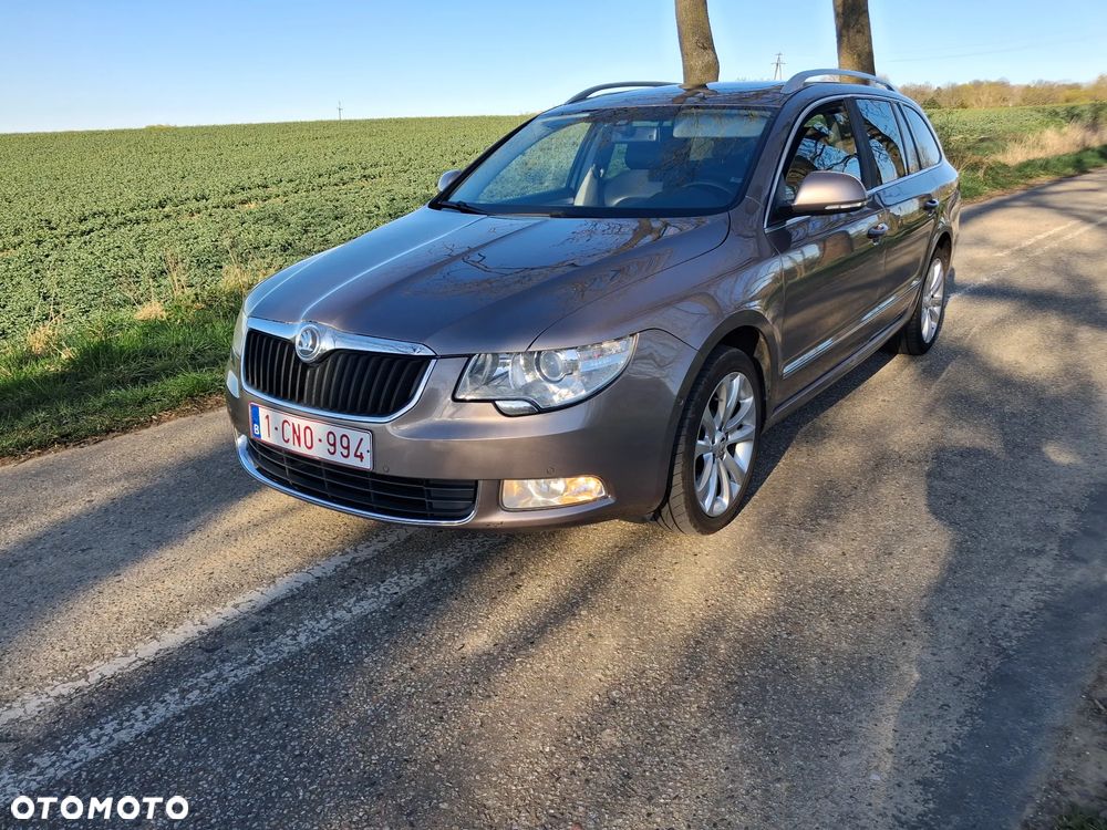 Skoda Superb 2.0 TDI DSG Ambition - 1