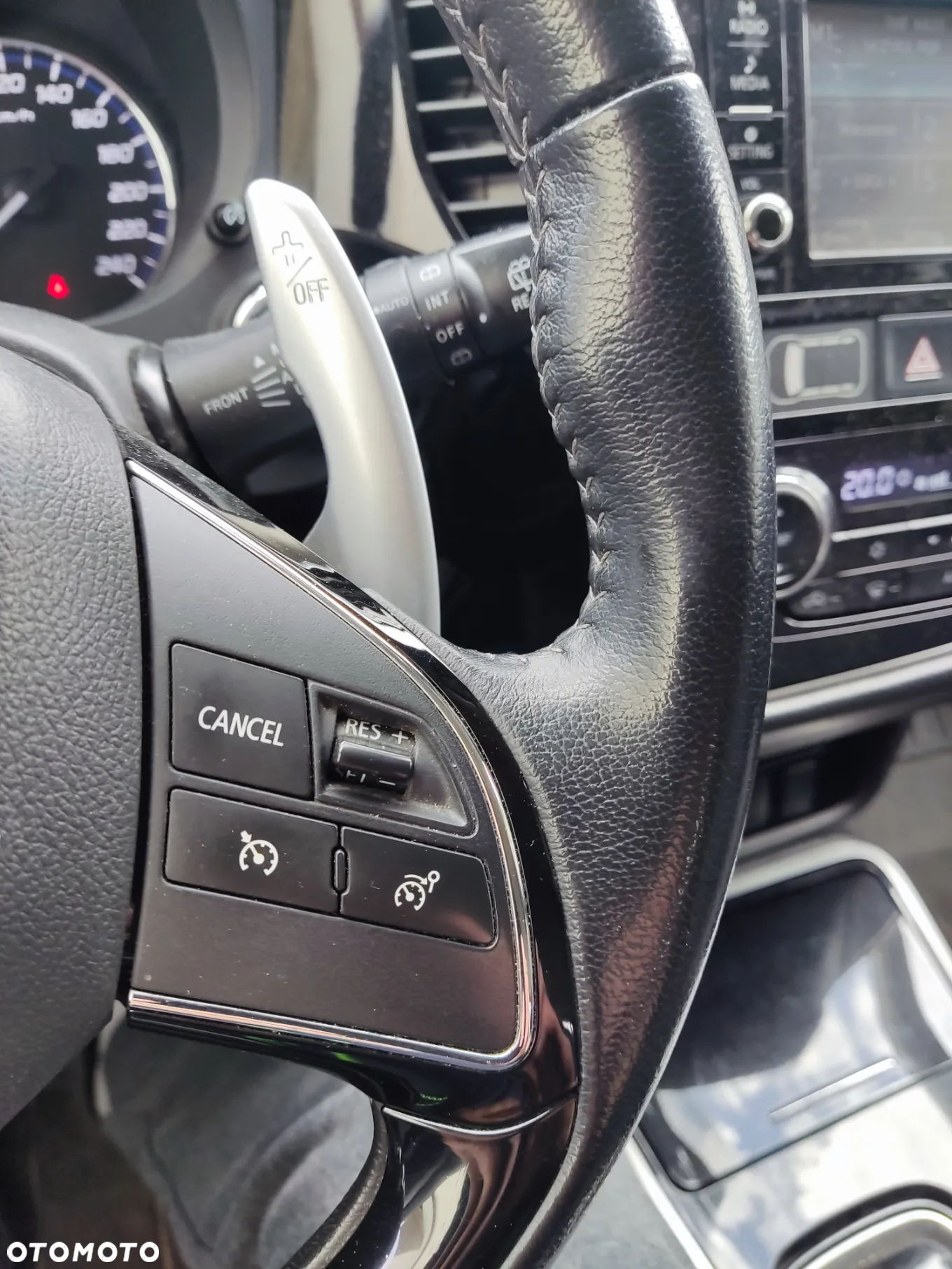 Mitsubishi Outlander 2.0 Intense 4WD CVT - 18