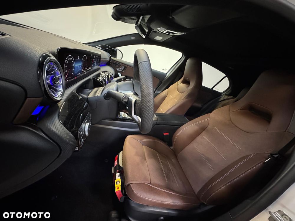Mercedes-Benz Klasa A 220 4-Matic AMG Line 8G-DCT - 4