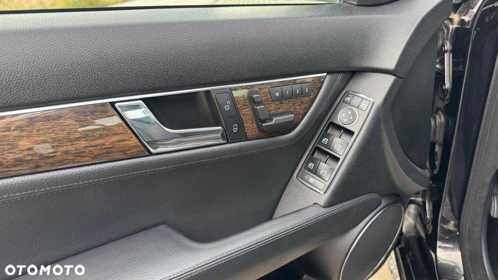 Mercedes-Benz Klasa C 200 T Kompressor Automatik Elegance - 17