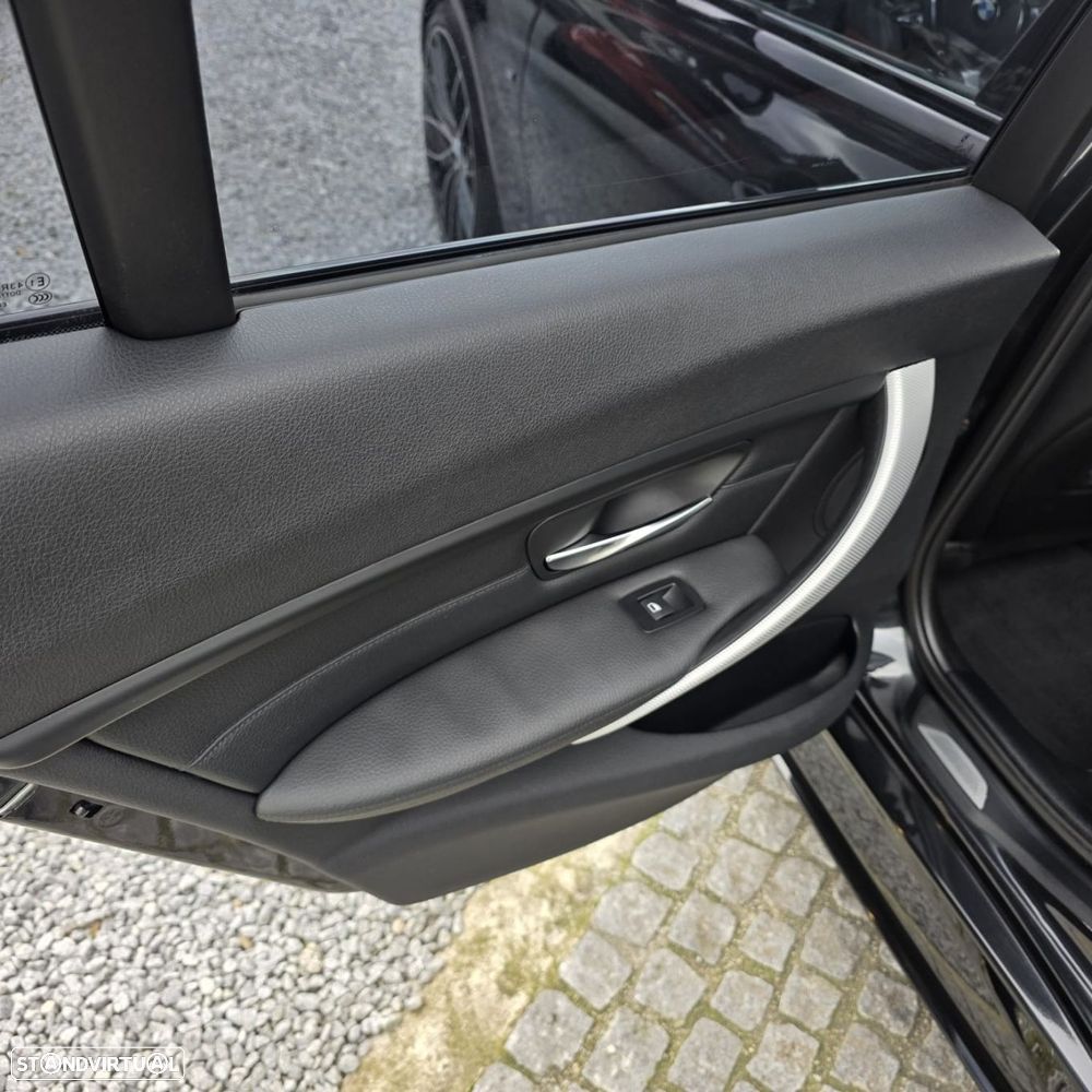 BMW 320 d xDrive Pack M Auto - 37