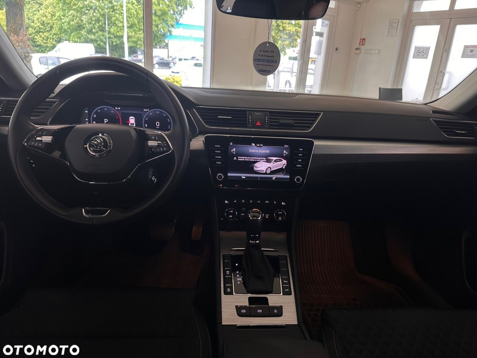 Skoda Superb 2.0 TDI SCR Ambition DSG - 11