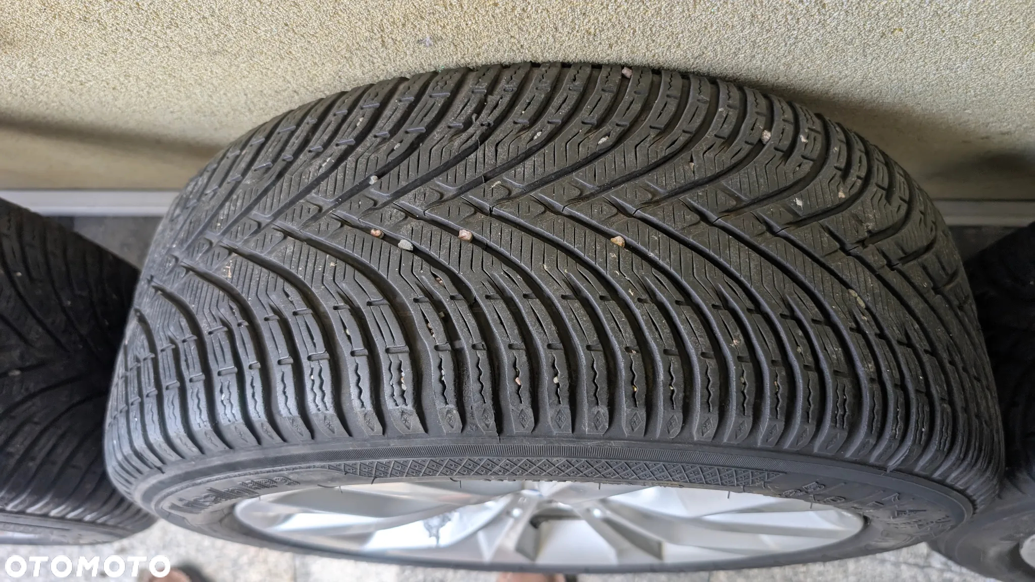 Komplet oryginalnych kół z felgami ALU do BMW X1 (e84) z prawie nowymi oponami zimowymi KLEBER 225/50R17 - 18