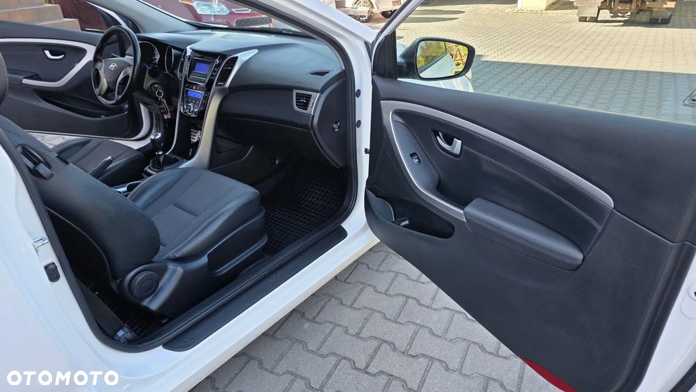 Hyundai i30 1.6 GDI Style - 21