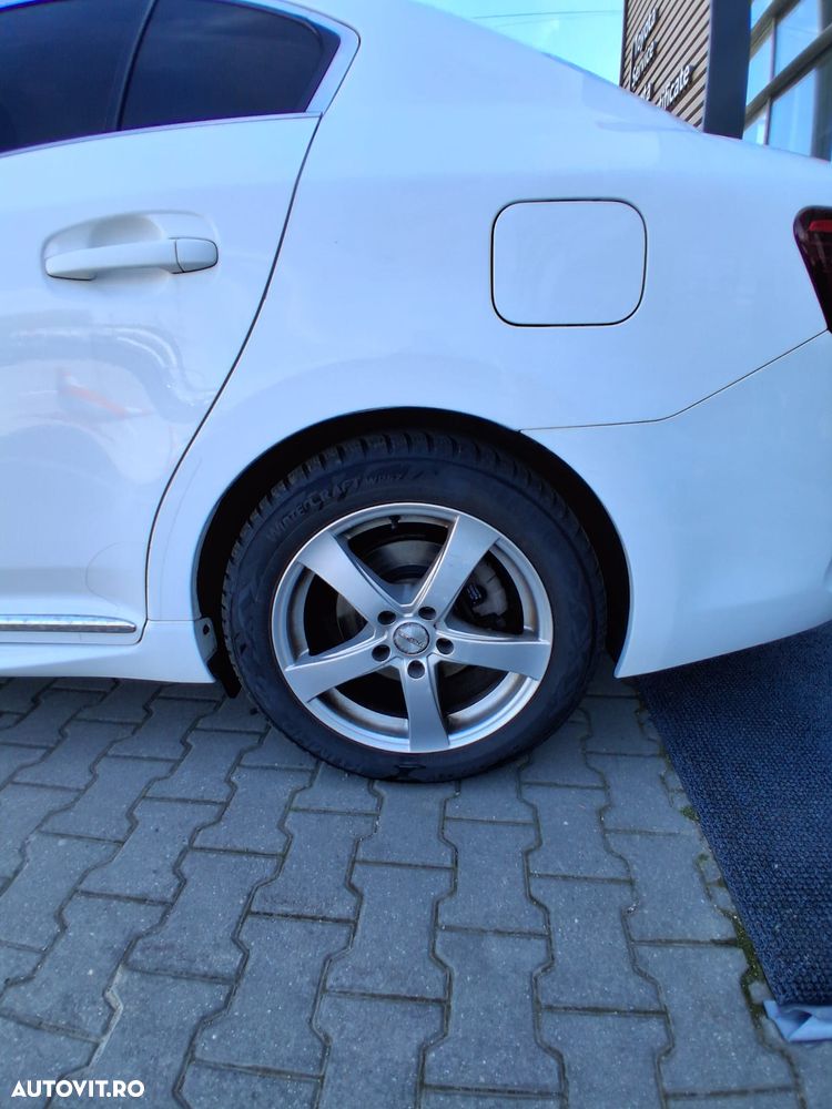 Toyota Avensis 1.8 Multidrive S Executive - 11