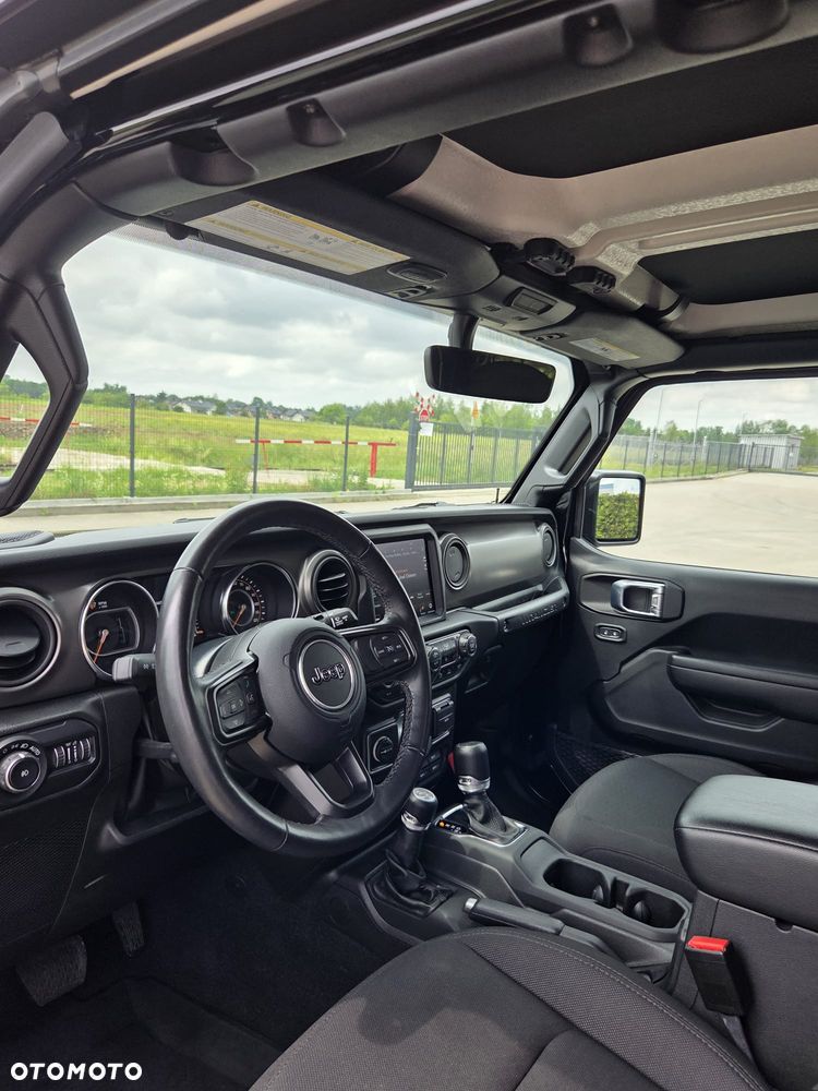 Jeep Wrangler - 16