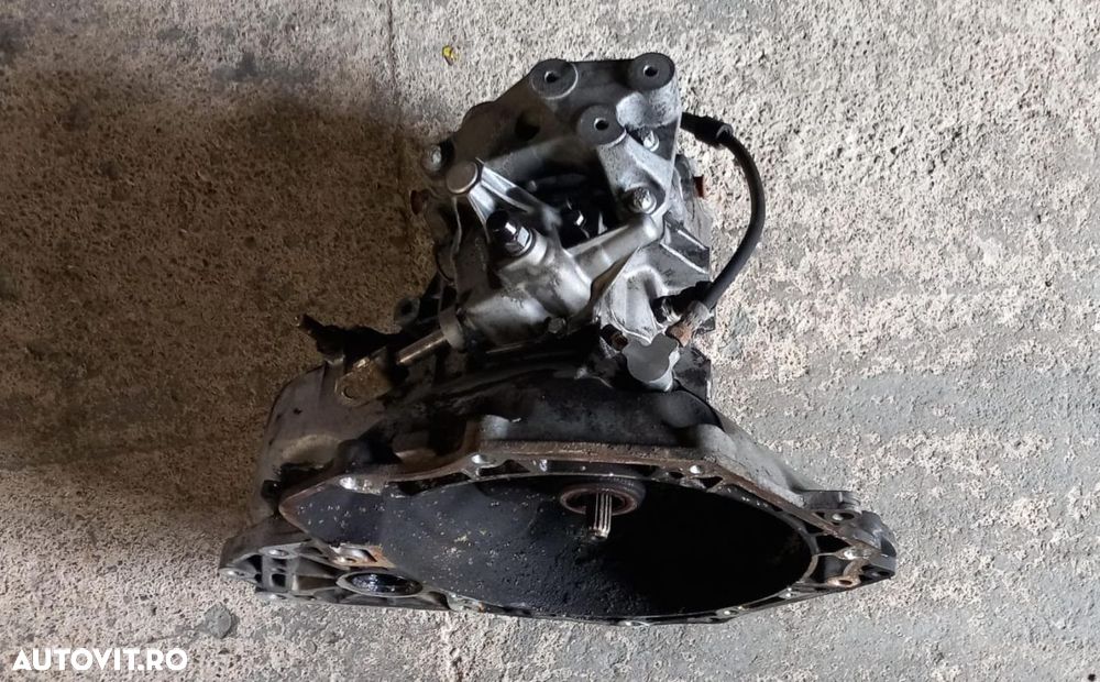 CUTIE VITEZE MANUALA 1.6 B OPEL ASTRA G - 1