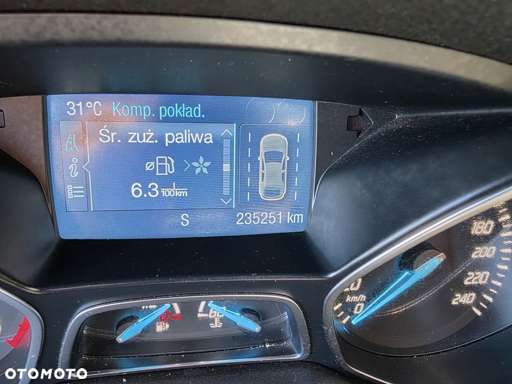 Ford Kuga 2.0 TDCi 4x4 SYNC - 29