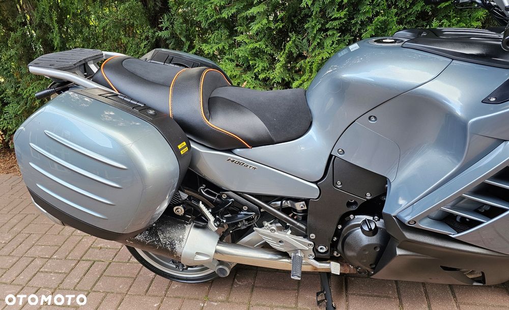 Kawasaki GTR - 4