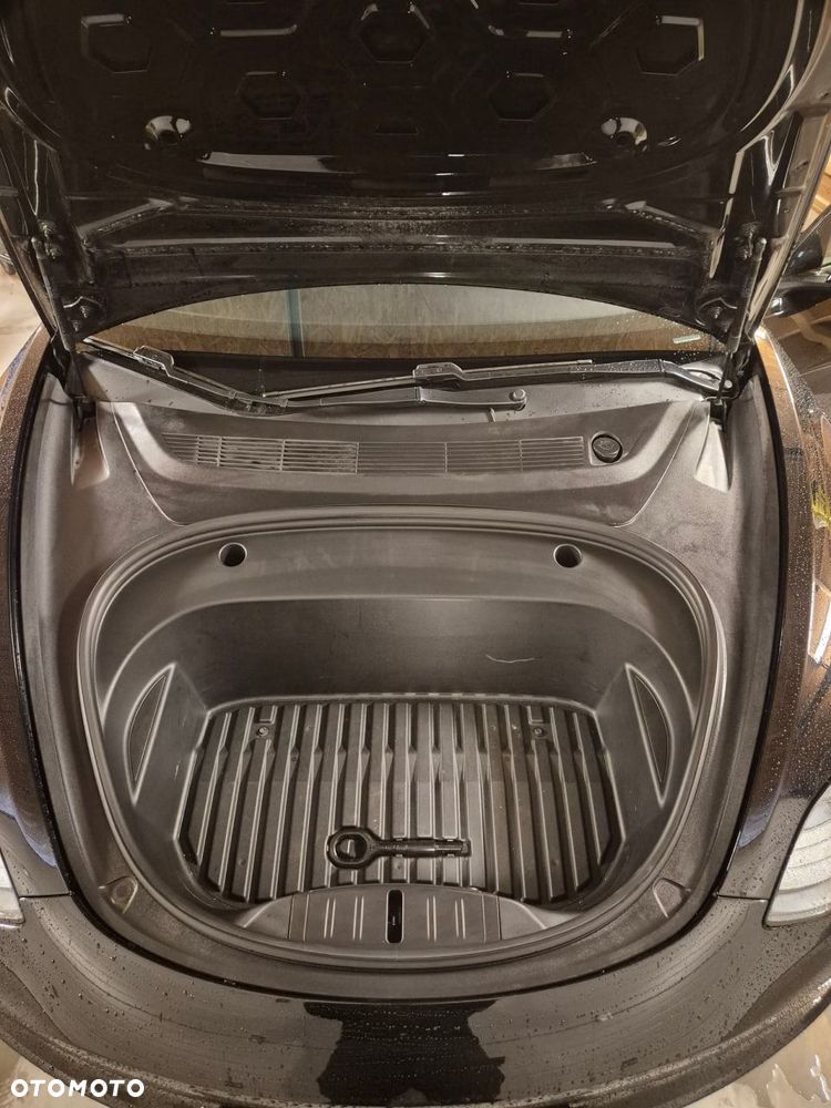 Tesla Model 3 Langstreckenbatterie Allradantrieb Dual Motor Performance - 12