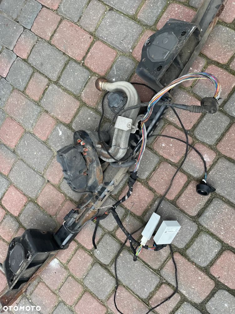 bmw e90 e91 hak elektryczny SPRAWNY ORYGINAŁ ! Wysuwany ( filmik ) - 5