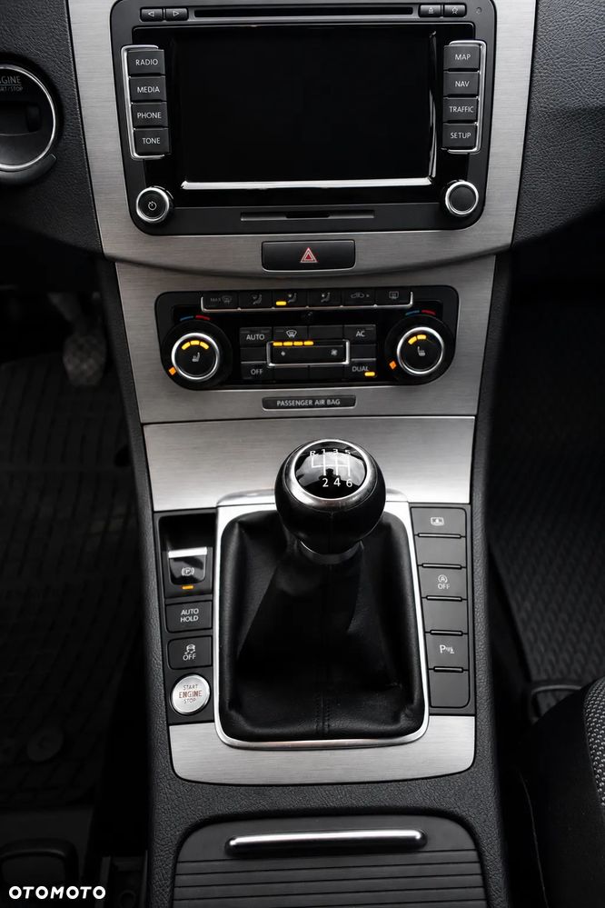 Volkswagen Passat 2.0 TDI Comfortline - 16