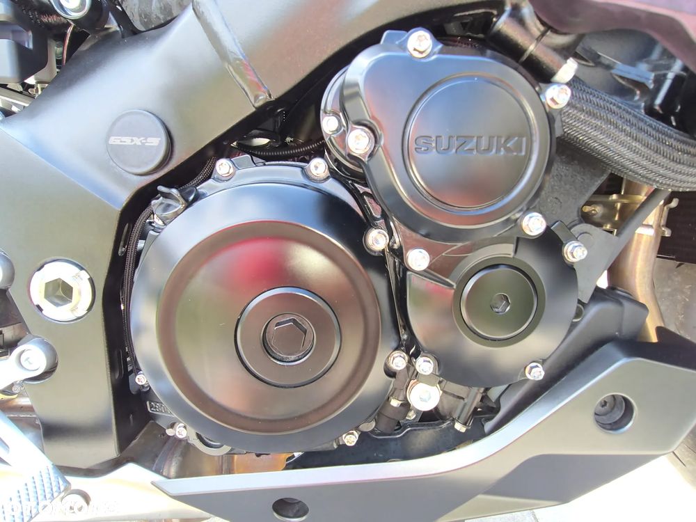 Suzuki GSX - 14