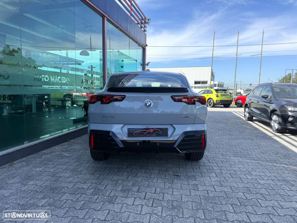BMW iX2 eDrive20 Pack Desportivo M Pro - 5