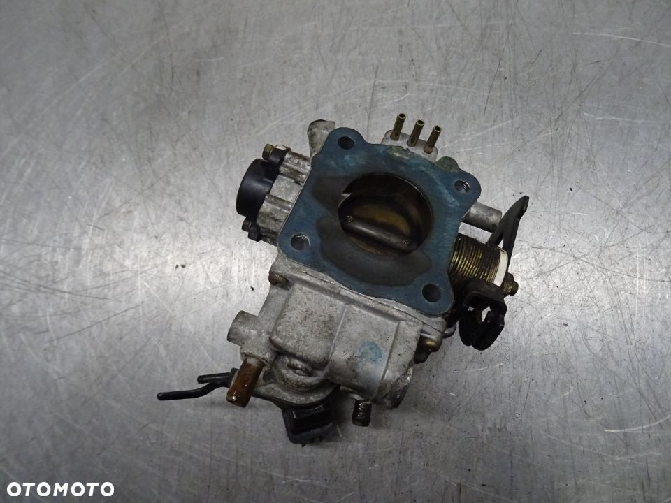 MITSUBISHI COLT V 3D 1.3B PRZEPUSTNICA - 2