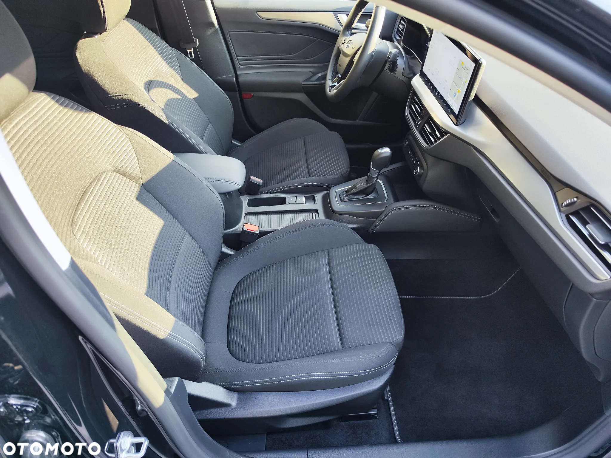 Ford Focus 1.0 EcoBoost Hybrid TITANIUM - 16
