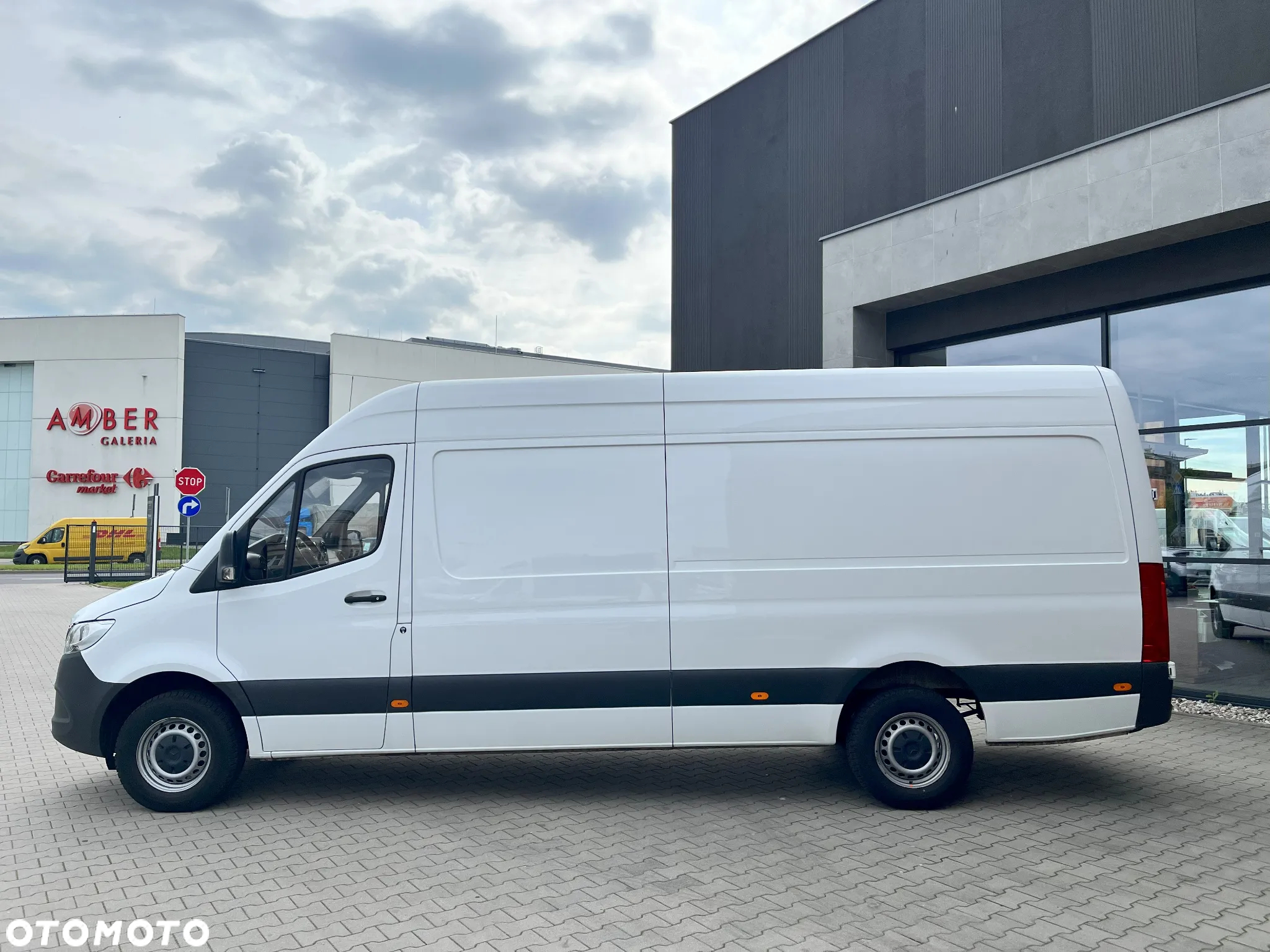 Mercedes-Benz Sprinter - 2