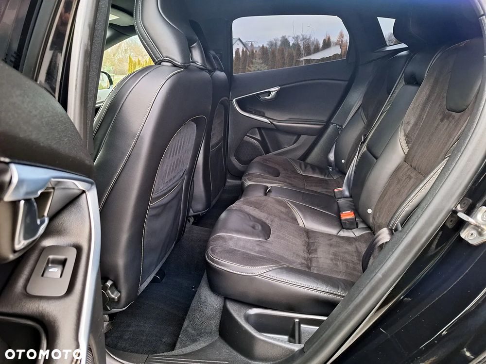 Volvo V40 D2 R Design - 21