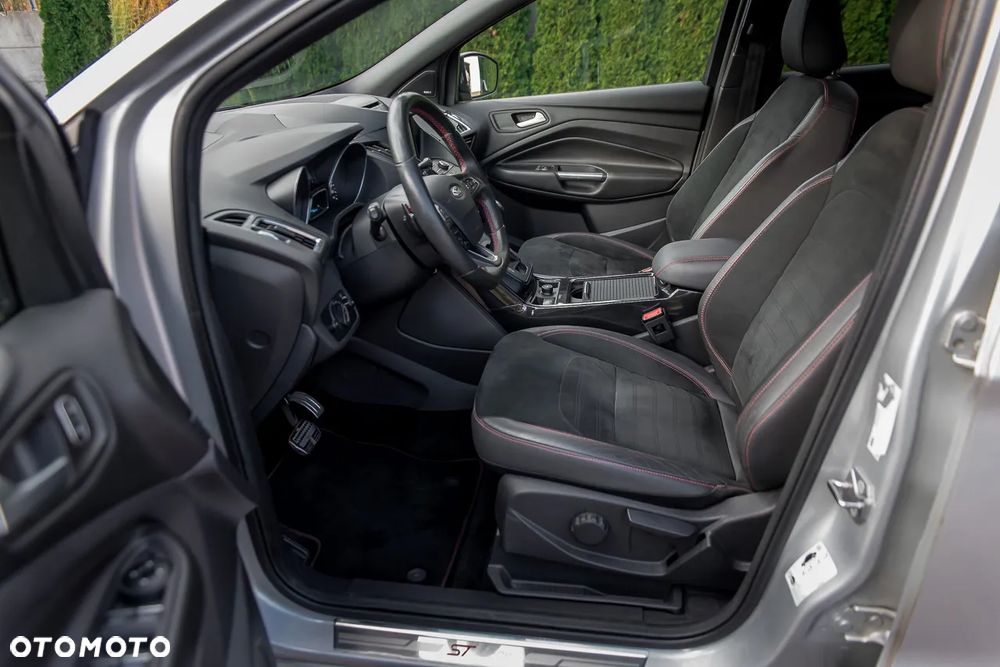 Ford Kuga 2.0 TDCi 2x4 ST-Line - 15