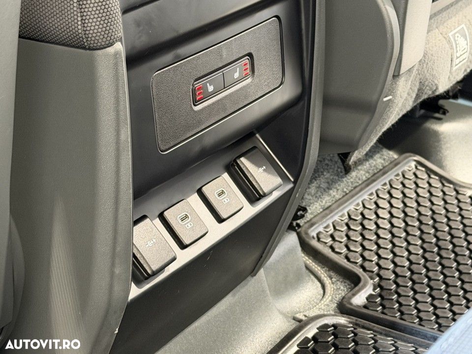 Land Rover Defender - 8