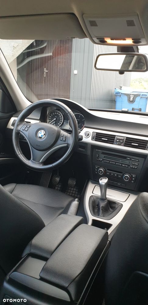 BMW Seria 3 318d - 9