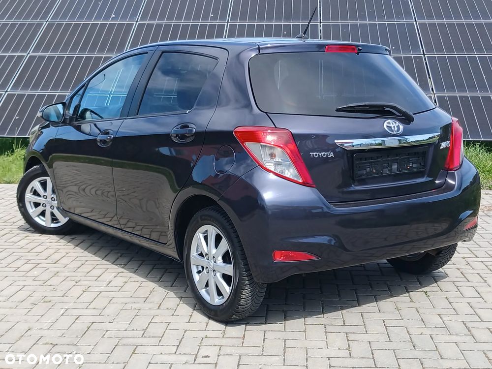 Toyota Yaris 1.33 VVT-i Lounge - 8