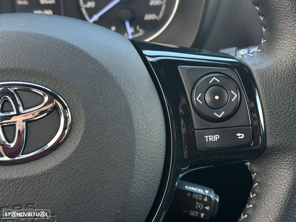 Toyota Yaris 1.5 HSD Comfort +P.Style+P.Techno - 16