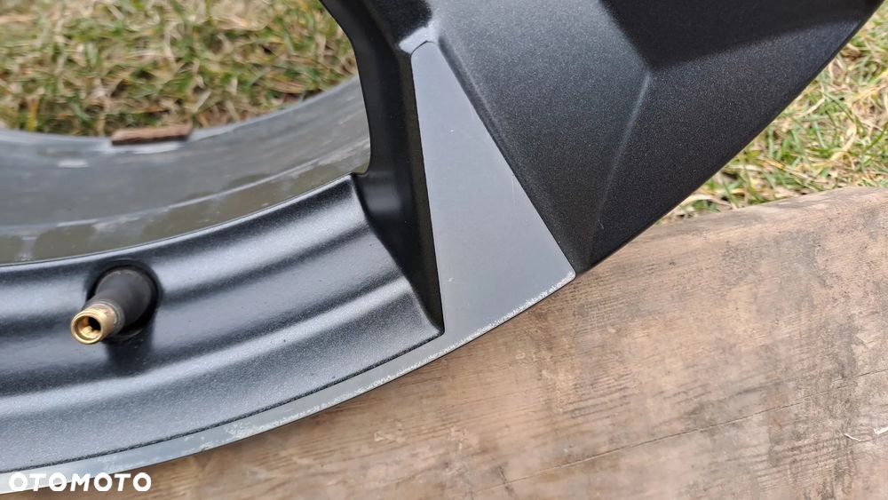 Felga Aluminiowa 19 Seat Ateca Cupra 5x112 ET 45 575601025T - 3