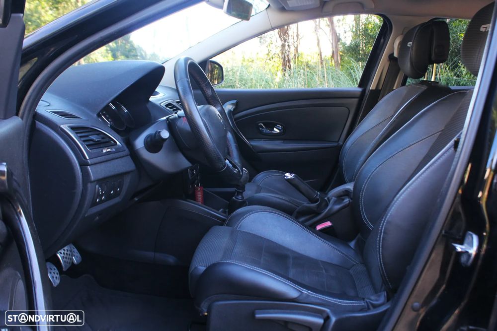 Renault Mégane Sport Tourer 1.5 dCi GT Line SS - 26