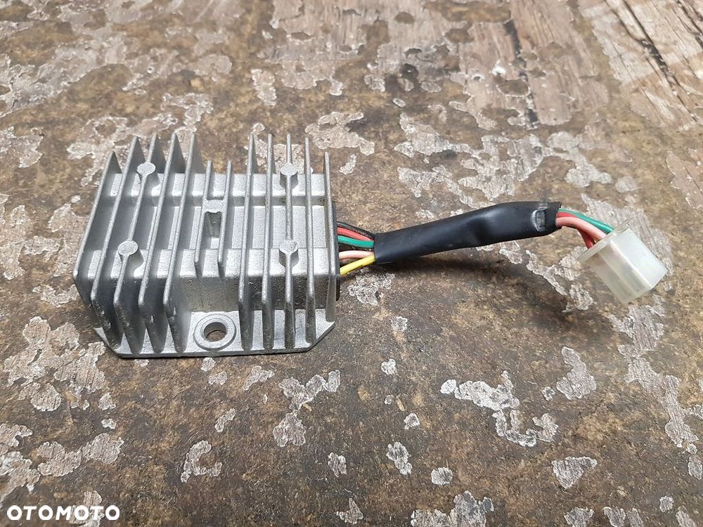 Regulator napięcia Sym Jet 50  675 M9Q - 3