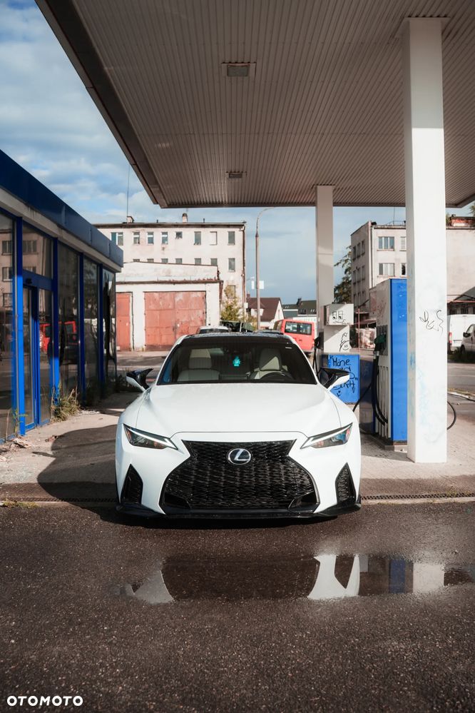 Lexus IS - 1
