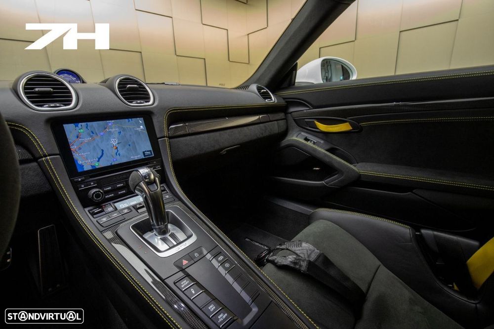 Porsche 718 Cayman GT4 PDK - 10