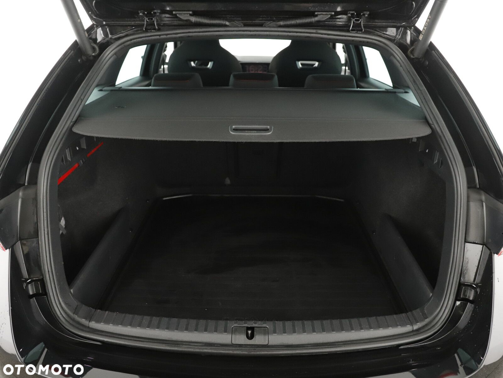 Skoda Octavia 2.0 TDI RS DSG - 25