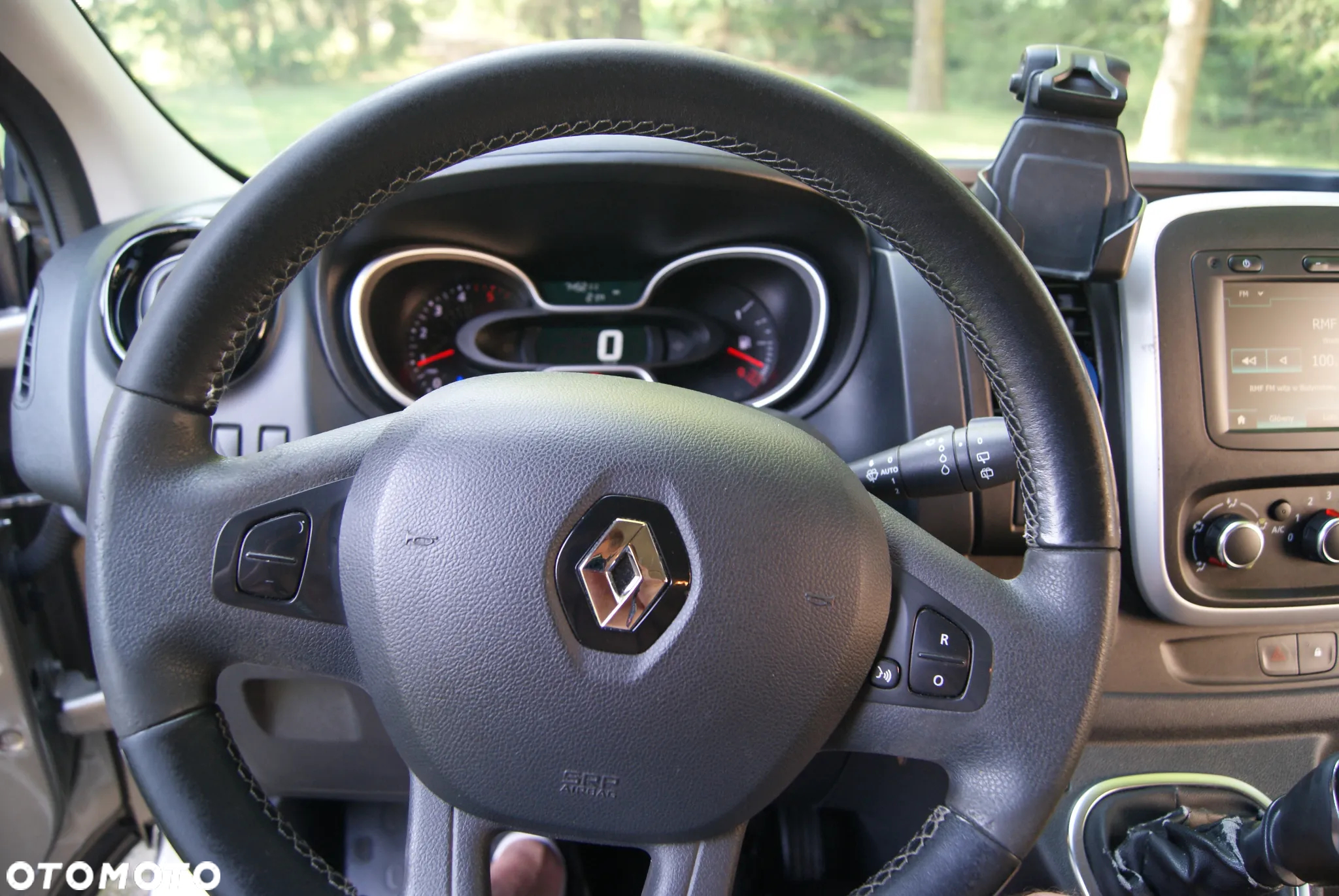 Renault Trafic SpaceClass 2.0 dCi - 11