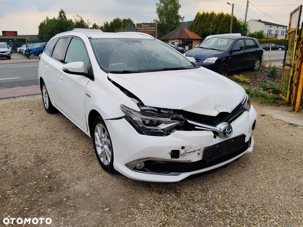 Toyota Auris Hybrid 135 Premium - 1