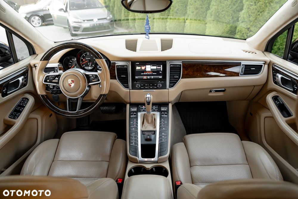 Porsche Macan Turbo - 25