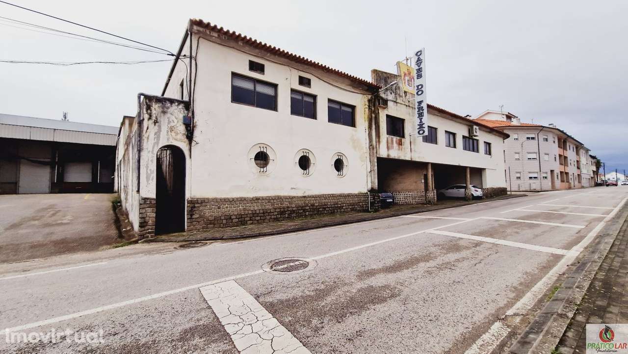 Prédio das Caves do Freixo - Grande imagem: 2/38