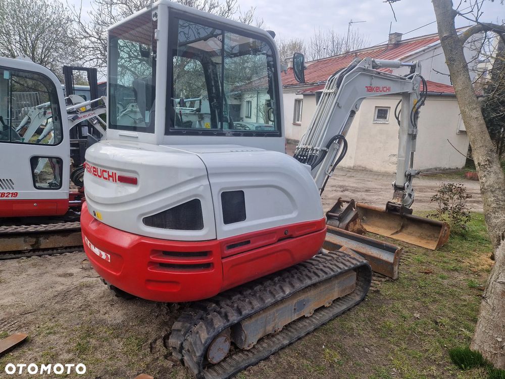 Takeuchi TB240 - 3
