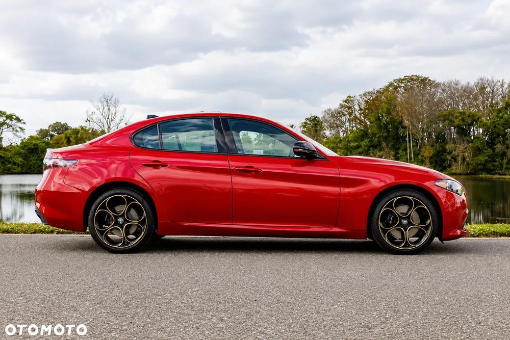 Alfa Romeo Giulia 2.0 Turbo 16V AT8-Q4 Tributo Italiano - 7